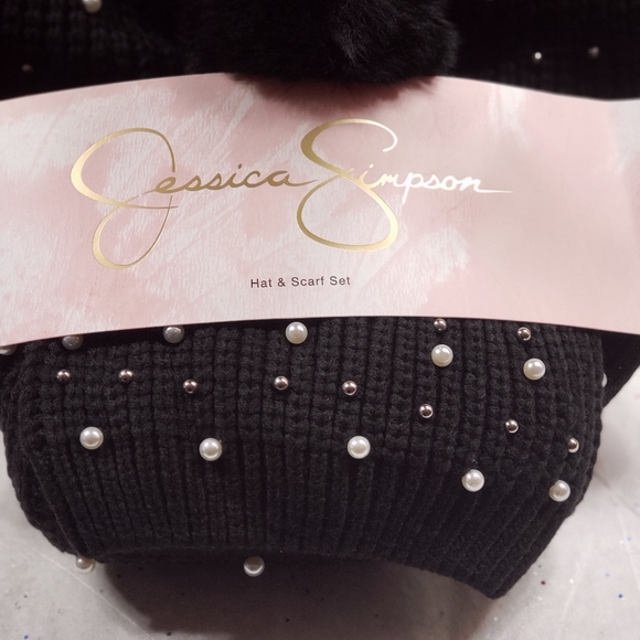 NWT JESSICA SIMPSON BLACK โHAT & SCARF SET - Picture 8 of 8